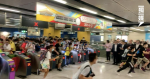 The chaotic scene of the opening of the Tuen Ma Line caused dissatisfaction when MTR staff forcibly pushed away the reporter's guard high-rise