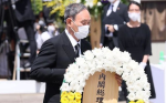 菅義偉出席長崎原爆悼念儀式 遲到1分鐘遭轟
