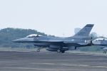 【快訊】F-16V墜機！例行訓練突墜嘉義東石外海　軍方急搜救失聯上尉陳奕