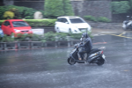 今年首場大雷雨來了！苗栗以北雨勢猛烈如颱風天　全台恐都有雨