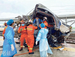 遇泥石流出軌 司機急煞掣殉職 高鐵剷月台1死8傷