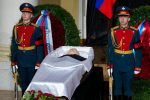 謝謝你戈巴契夫！俄羅斯民眾排隊數小時道別前總統　歐洲領袖僅他出席葬禮