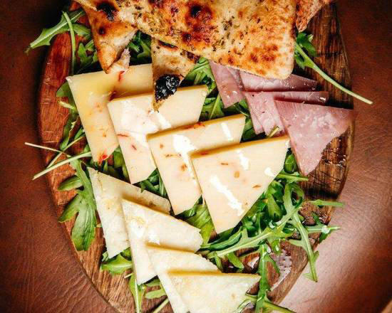 Planche de Fromage Italien et Focaccia of