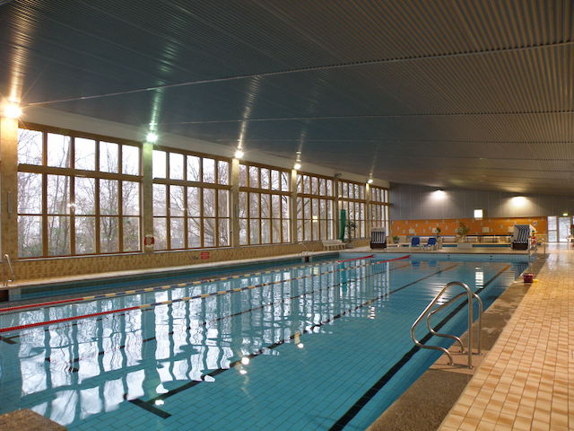 Schwimmhalle Baumschulenweg