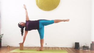 Vinyasa Yoga Flow mit Rosaana im Maigold Berlin