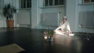 Yoga im Gewächshaus