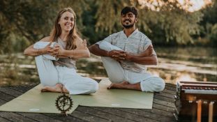 Mind and Monkey Yoga - Kulturschiff Paula Mind and Monkey Yoga - Kulturschiff Paula