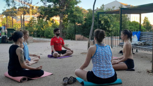 Hatha Yoga com Irene Tolu - Outdoor