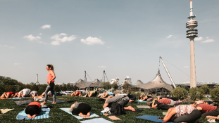 POP UP YOGA @Olympiaberg