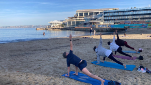 A Little Family - Plage des Catalans