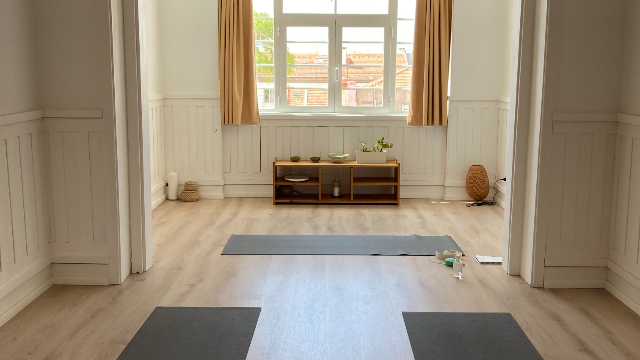 Yoga Classes in Lisbon - Private or Group - Organic Flow Living