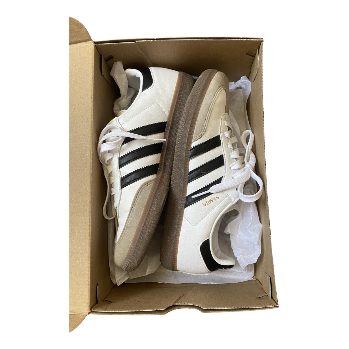 https://storage.googleapis.com/download/storage/v1/b/whering.appspot.com/o/marketplace_product_images%2Fadidas-gazelle-leather-trainers-beige-nw7iFVYqaVQJM4tiuu6wSF.png?generation=1689397249797608&alt=media