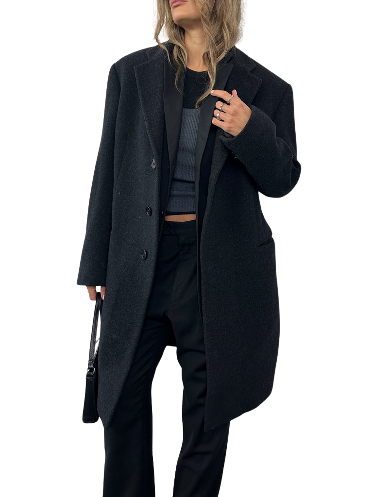 https://storage.googleapis.com/download/storage/v1/b/whering.appspot.com/o/marketplace_product_images%2Farmani-collezioni-armani-wool-cashmere-single-breasted-coat-black-gKmfBm1fMTbaQJwqtyn4au.png?generation=1710763673112862&alt=media