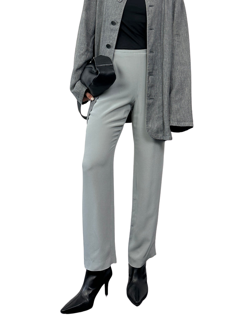 https://storage.googleapis.com/download/storage/v1/b/whering.appspot.com/o/marketplace_product_images%2Farmani-collezioni-wide-straight-leg-silk-trousers-gray-akyJa7avQWkuQbGKgQwt7n.png?generation=1710764475217414&alt=media