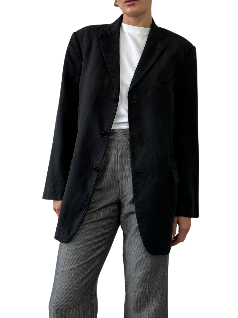 https://storage.googleapis.com/download/storage/v1/b/whering.appspot.com/o/marketplace_product_images%2Fbalmain-paris-balmain-pure-linen-single-breasted-blazer-black-b19NEq6XpHgWabLCKvTQ8a.png?generation=1714791285267589&alt=media