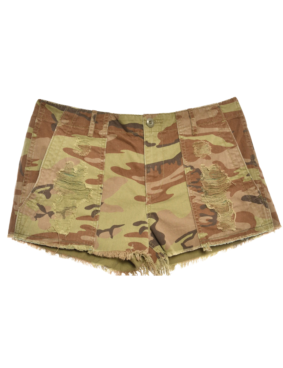 https://storage.googleapis.com/download/storage/v1/b/whering.appspot.com/o/marketplace_product_images%2Fbeyond-retro-ralph-lauren-y2k-camouflage-print-shorts-w36-multicolor-ewDAQeTQNan1QWX32R5f6e.png?generation=1679580948871410&alt=media