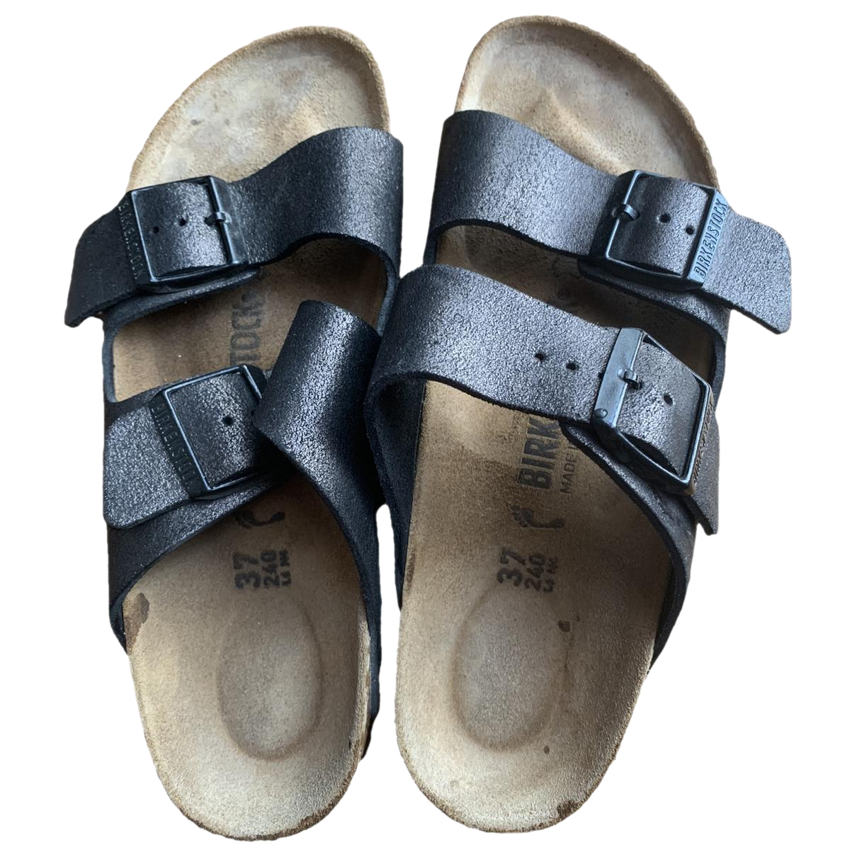 https://storage.googleapis.com/download/storage/v1/b/whering.appspot.com/o/marketplace_product_images%2Fbirkenstock-leather-mules-silver-bRrU1gc5sET87riGk5Bi5Y.png?generation=1688878825692712&alt=media