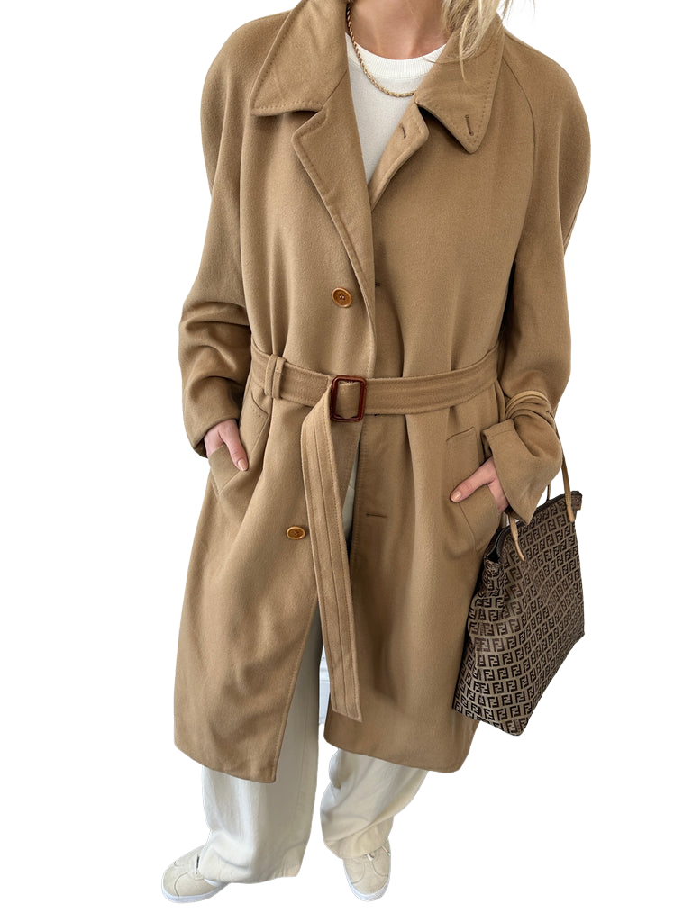 https://storage.googleapis.com/download/storage/v1/b/whering.appspot.com/o/marketplace_product_images%2Fburberry-london-burberry-single-breasted-wool-cashmere-belted-coat-beige-qh84J7pQEmgGaPbxpTDArE.png?generation=1690856650669192&alt=media