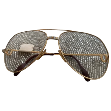 https://storage.googleapis.com/download/storage/v1/b/whering.appspot.com/o/marketplace_product_images%2Fcartier-sunglasses-grey-imybwYp41s5hj3jqX2mXYg.png?generation=1691589291272057&alt=media