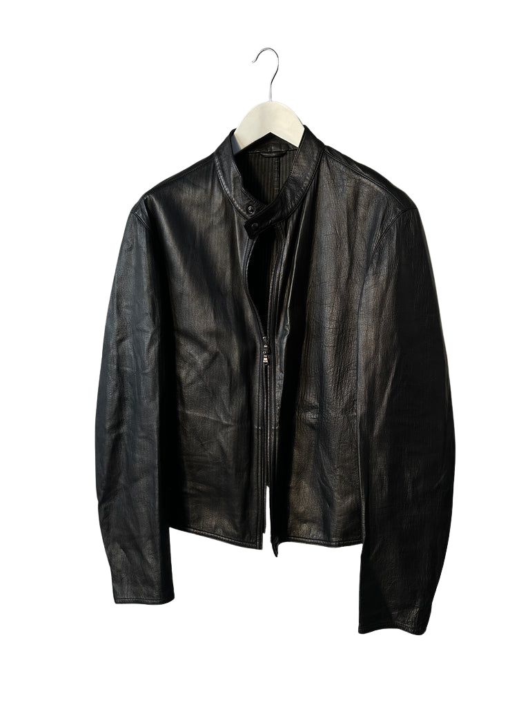 https://storage.googleapis.com/download/storage/v1/b/whering.appspot.com/o/marketplace_product_images%2Femporio-armani-double-zip-leather-jacket-black-8kSuhrDAgsyszqwwiFTmdK.png?generation=1705632173399501&alt=media