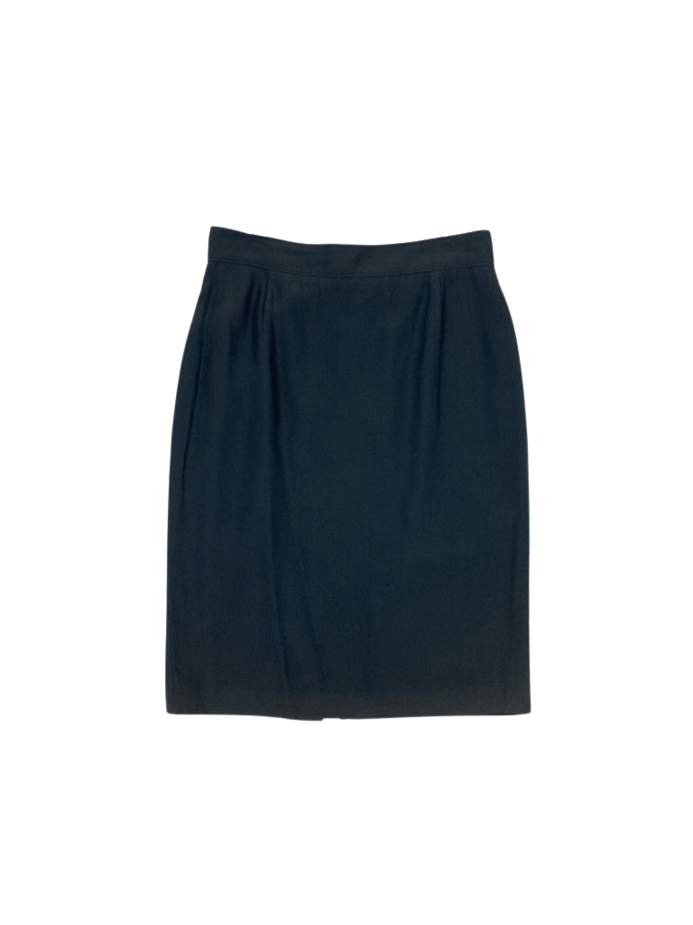 https://storage.googleapis.com/download/storage/v1/b/whering.appspot.com/o/marketplace_product_images%2Ffendi-mini-skirt-navy-9mArCp7g8FQwpmm9Nxs5iK.png?generation=1702606508318676&alt=media