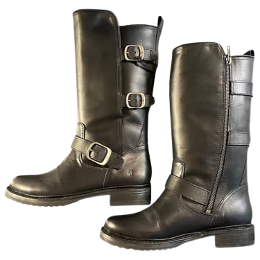 https://storage.googleapis.com/download/storage/v1/b/whering.appspot.com/o/marketplace_product_images%2Ffrye-leather-biker-boots-khaki-gWDqmD8mkE9jPnN44jLUr8.png?generation=1696324161749598&alt=media