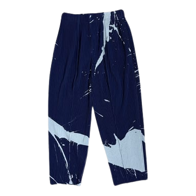 https://storage.googleapis.com/download/storage/v1/b/whering.appspot.com/o/marketplace_product_images%2Fissey-miyake-trousers-navy-8p97cDJ7BBXMEvjk95KEa6.png?generation=1677534155035587&alt=media