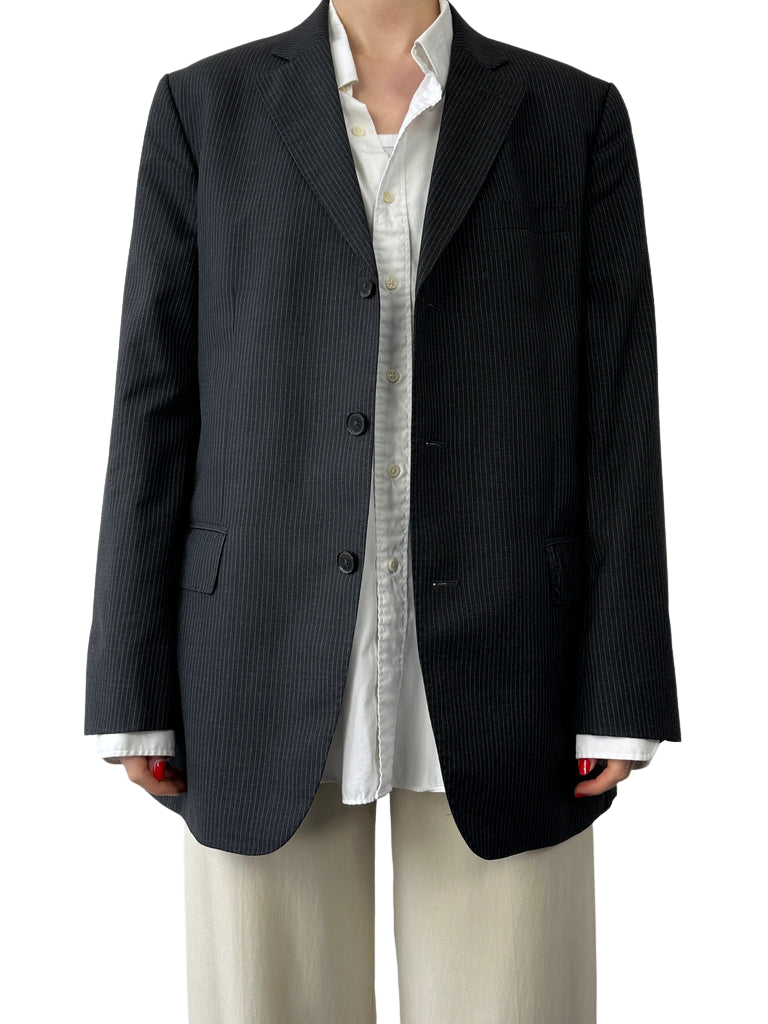 https://storage.googleapis.com/download/storage/v1/b/whering.appspot.com/o/marketplace_product_images%2Fjaeger-single-breasted-pinstripe-wool-blazer-grey-1x9g8ZyNpWzpEV7zsQMYA2.png?generation=1688383968512823&alt=media