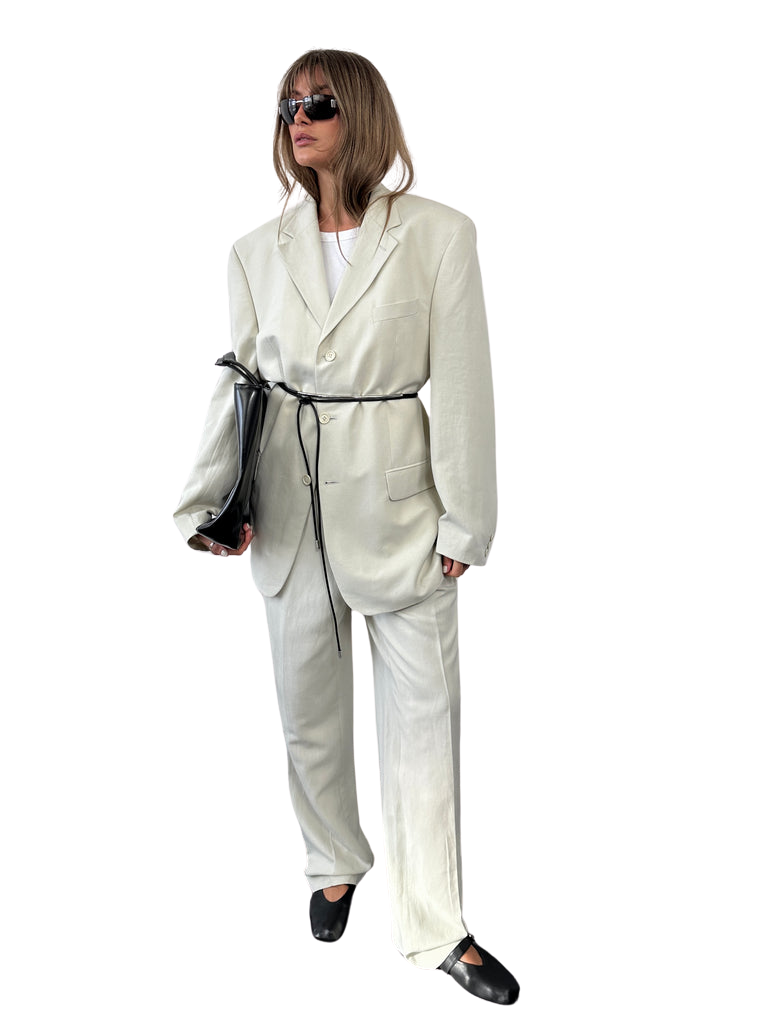 https://storage.googleapis.com/download/storage/v1/b/whering.appspot.com/o/marketplace_product_images%2Fpierre-cardin-linen-tencel-single-breasted-suit-ecru-987fbd3ansmN7mtZMNnf6w.png?generation=1714014818773487&alt=media