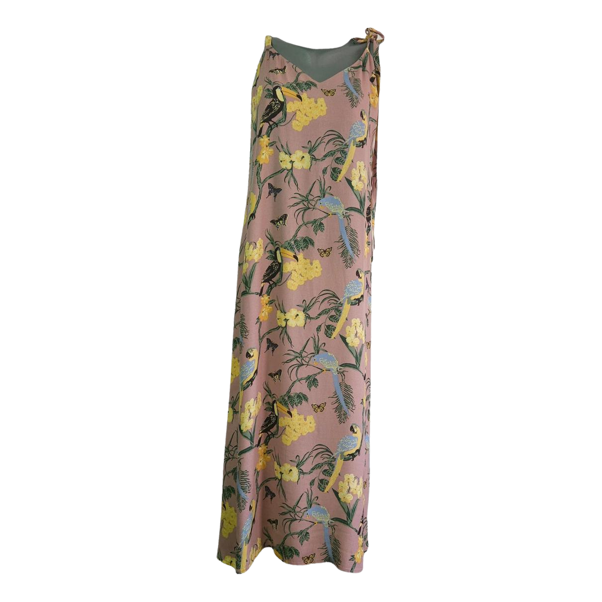 https://storage.googleapis.com/download/storage/v1/b/whering.appspot.com/o/marketplace_product_images%2Freformation-maxi-dress-ed8bH1ztop8LtQKM2ZBnB1.png?generation=1688965239313799&alt=media