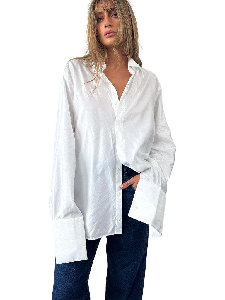 https://storage.googleapis.com/download/storage/v1/b/whering.appspot.com/o/marketplace_product_images%2Frocco-barocco-satin-wing-collar-cotton-dress-shirt-white-hSn4DNdCb6bPnHQ4XXzmGX.png?generation=1713841525307225&alt=media