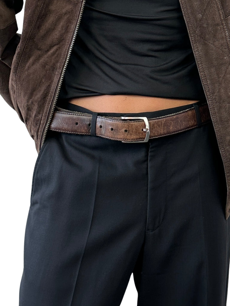 https://storage.googleapis.com/download/storage/v1/b/whering.appspot.com/o/marketplace_product_images%2Funbranded-vintage-distressed-leather-belt-w37-black-uWr64FNae8iFxwdCCanpe6.png?generation=1711161430904699&alt=media