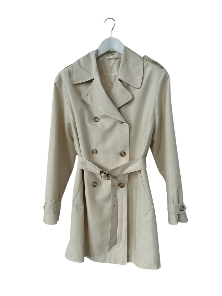 https://storage.googleapis.com/download/storage/v1/b/whering.appspot.com/o/marketplace_product_images%2Funbranded-vintage-double-breasted-cropped-belted-trench-coat-beige-19XBVQ7KYAP5861BEDLPt6.png?generation=1705631671834894&alt=media