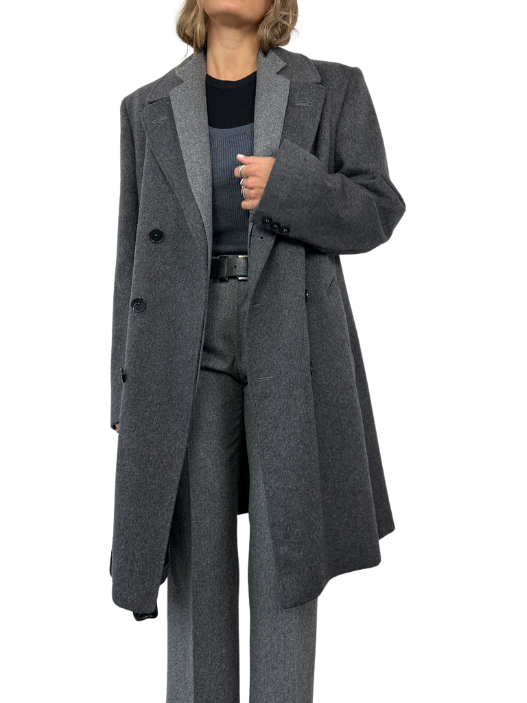 https://storage.googleapis.com/download/storage/v1/b/whering.appspot.com/o/marketplace_product_images%2Funbranded-vintage-wool-cashmere-double-breasted-coat-gray-mWmE788oJj7BUUUfaiLZfp.png?generation=1711161457170581&alt=media