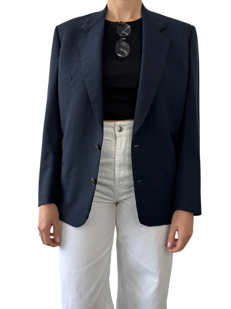 https://storage.googleapis.com/download/storage/v1/b/whering.appspot.com/o/marketplace_product_images%2Fyves-saint-laurent-diffusion-hommes-single-breasted-check-wool-blazer-navy-f7vpAiYS3iFaYVFNkTaWzr.png?generation=1690857155507394&alt=media