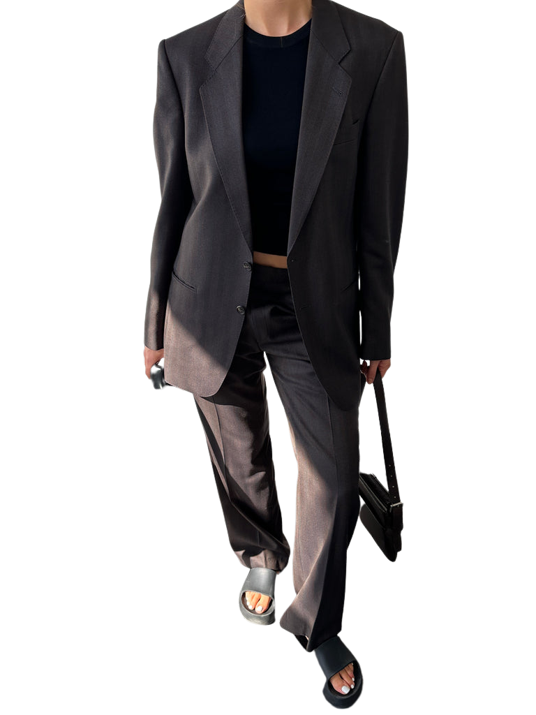 https://storage.googleapis.com/download/storage/v1/b/whering.appspot.com/o/marketplace_product_images%2Fyves-saint-laurent-single-breasted-wool-suit-grey-bXSvzGfrpCv9WEro8Mzr36.png?generation=1688384741277685&alt=media