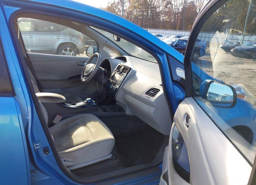Thumbnail 12 of 2012 NISSAN LEAF SL