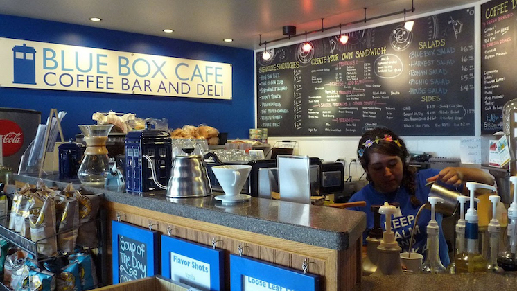 Blue Box Cafe F 746 420