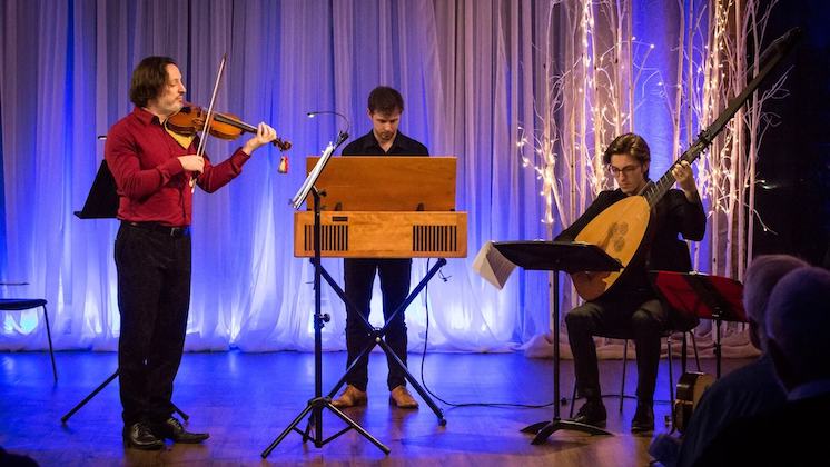 Chamber Music on the Fox 2 746 420