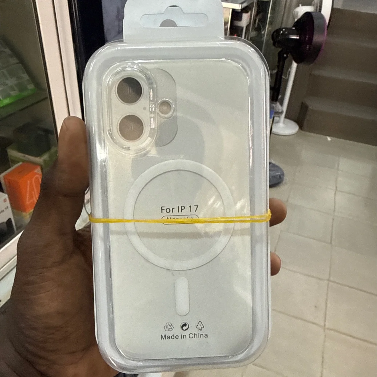 COQUE MAGSAFE SIMPLE IPHONE 17