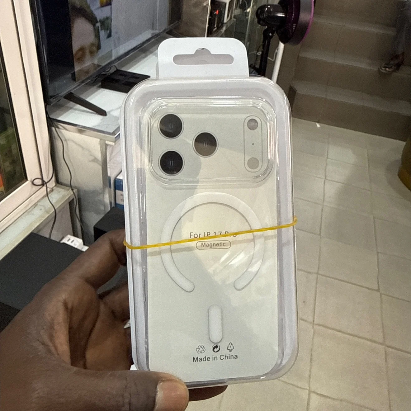COQUE MAGSAFE SIMPLE IPHONE 17 PRO