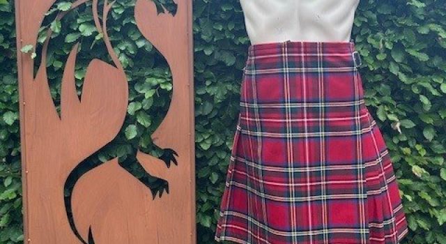 Schottische Kilts – Kiltnadeln – Plaids – Sporrans
