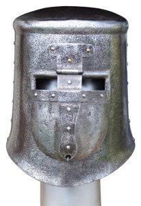 Kreuzritterhelm mit/ohne Patina Oberflache