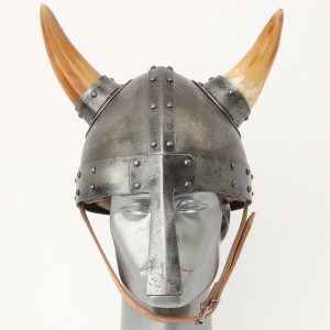 Wikingerhelm mit Nasal und Hörnern