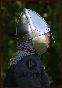 Wikinger Nasalhelm mit Wangenklappen und Brünne