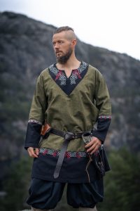Vikingtuniek in Olijfkleur