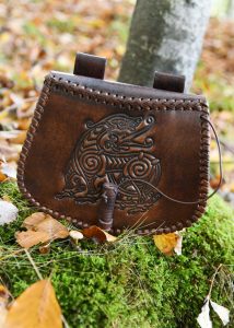 Wikinger ​Gürteltasche aus Leder mit Drachen-Prägung, Braun