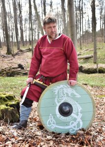 Wikinger Rundschild mit Rohaut-Umrandung, 80 cm Ø
