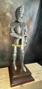 Marto Mini harnas met Zwaard, 63 cm