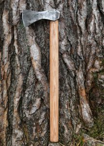 Vikingbijl van staal, handgesmeed, type K.